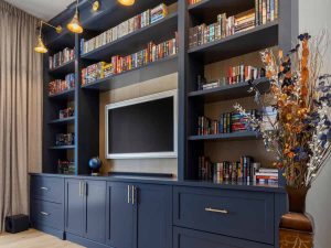 dream construction custom built-in shelving